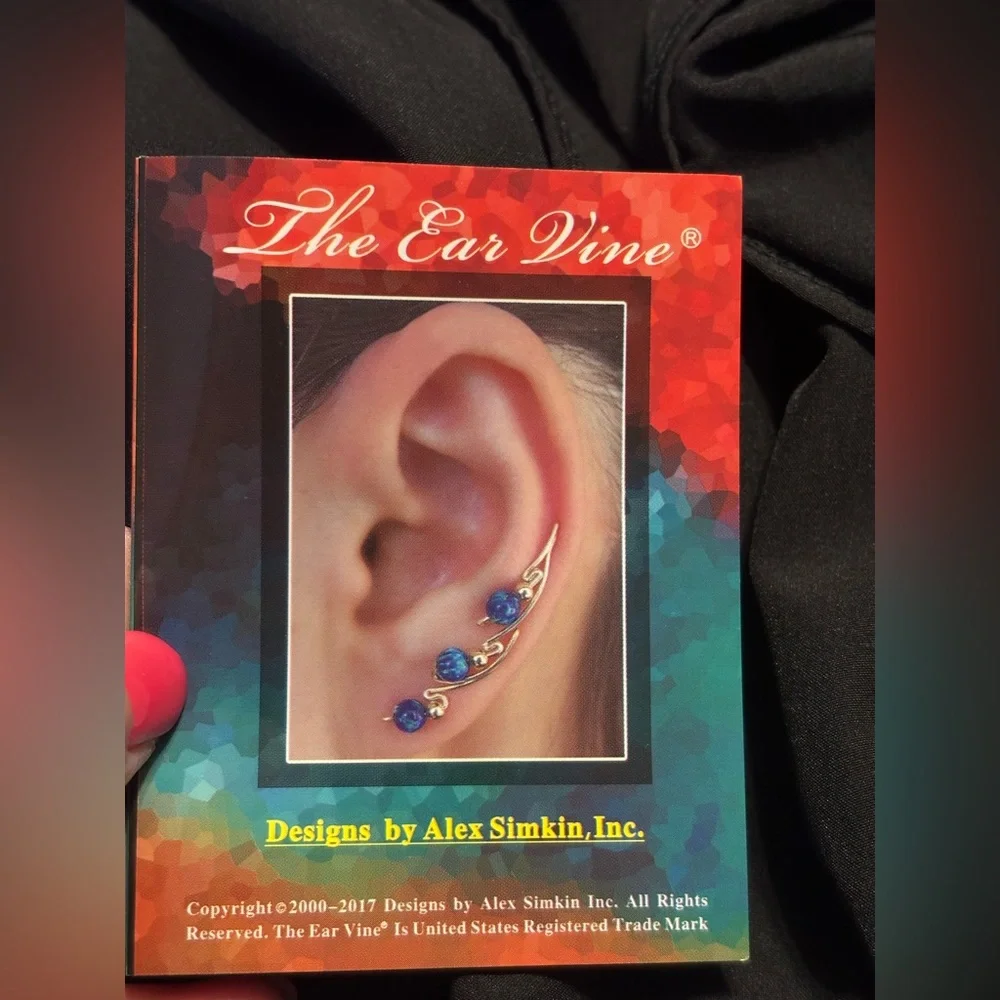 The Ear Vines‎